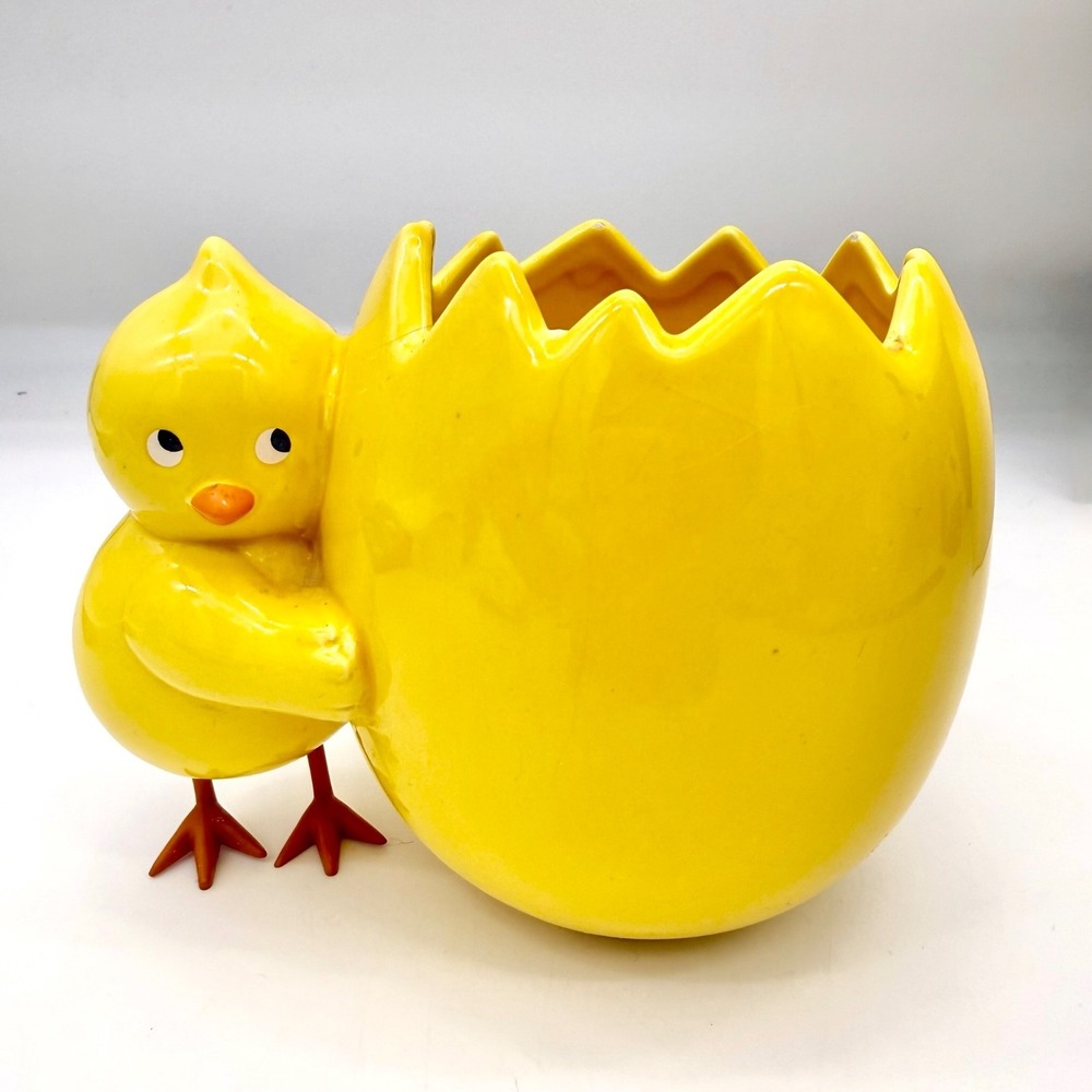 Teleflora Gift Yellow Chick Hugging Cracked Egg Ceramic Planter Vase Easter 4.5"